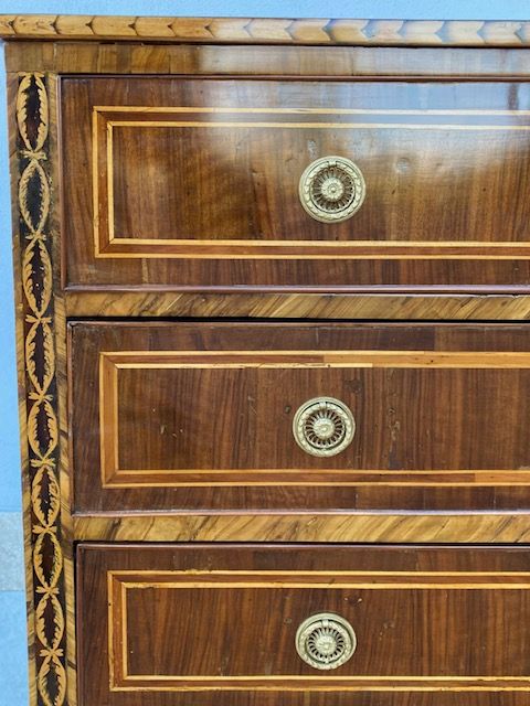 Important Inlaid Walnut Louis XVI Chest of Drawers - Restored_car 3181 - Foto 6