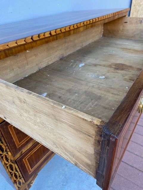 Important Inlaid Walnut Louis XVI Chest of Drawers - Restored_car 3181 - Foto 9