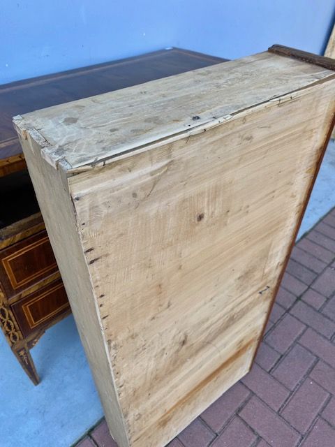 Important Inlaid Walnut Louis XVI Chest of Drawers - Restored_car 3181 - Foto 10